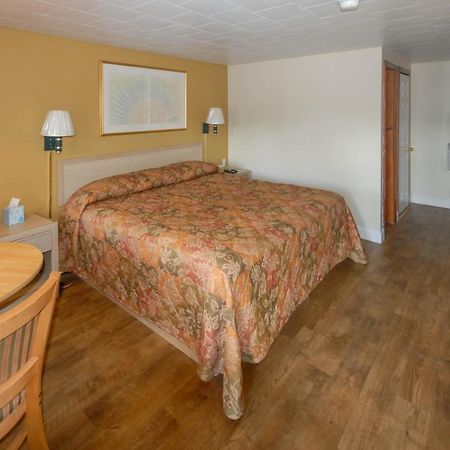 Budget Inn Уоткинс-Глен Экстерьер фото