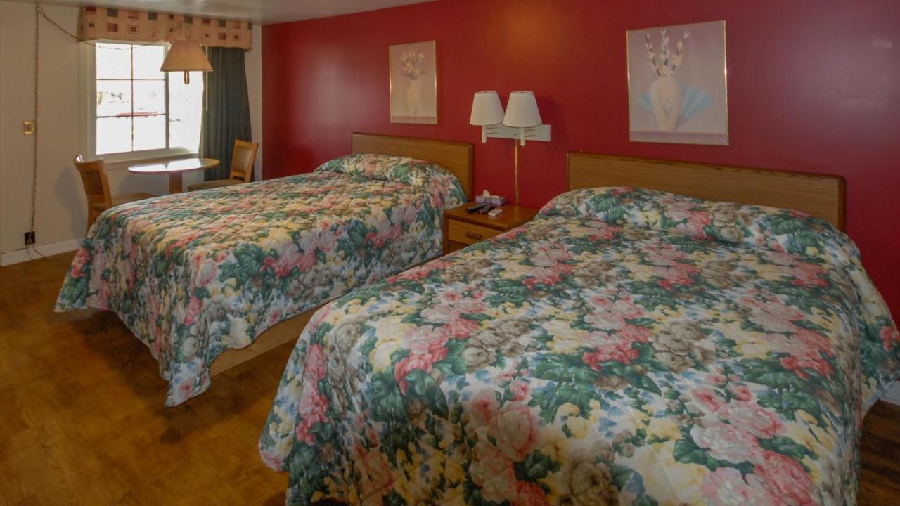 Budget Inn Уоткинс-Глен Экстерьер фото